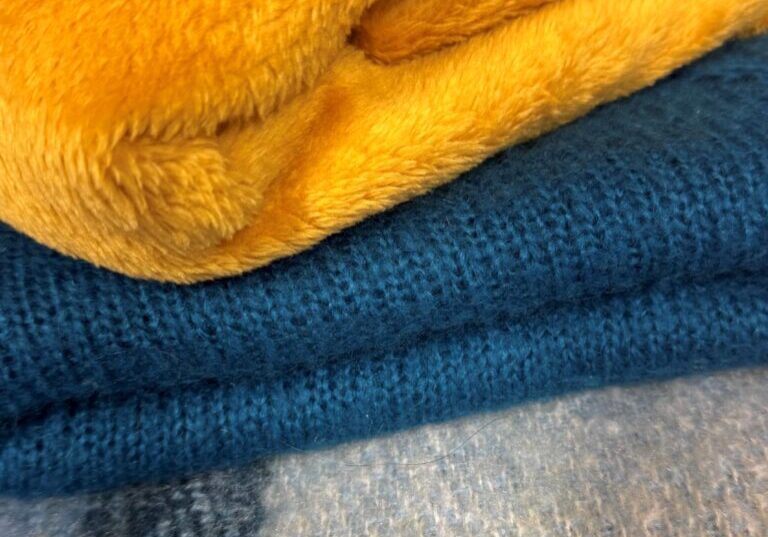 Blankets photo Thrive (1)